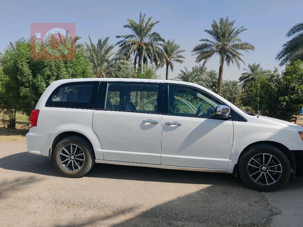 دودج جراند كارافان